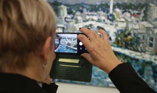 Ressam Reşit İsmet'in, 'Mavilik İçinde Dünya' adlı sergisi Zagreb'de açıldı