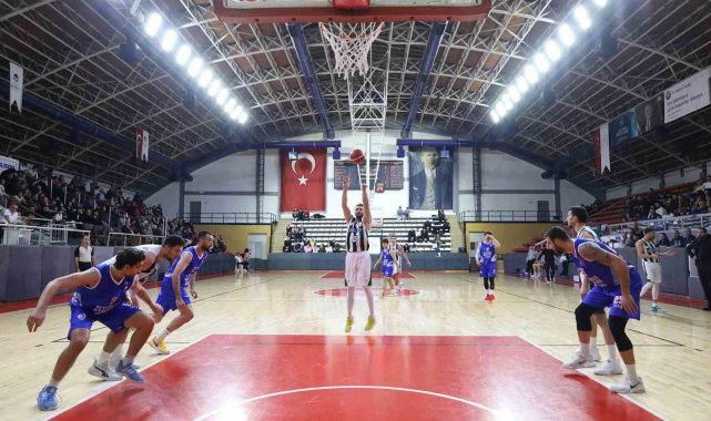 Sakarya Büyükşehir Basket Etimetsgut'u ağırlıyor