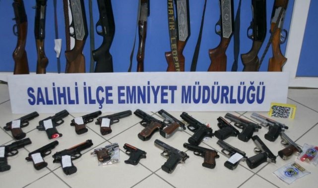 Salihli İlçe Emniyet'ten yılbaşı uyarısı: "Huzura kurşun sıkmayın"