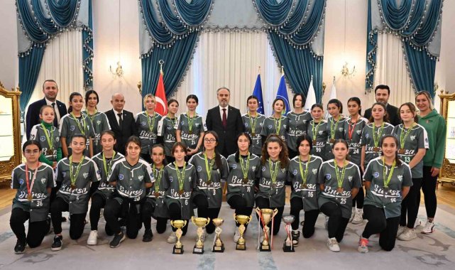 Şampiyon sporculardan Başkan Aktaş'a ziyaret