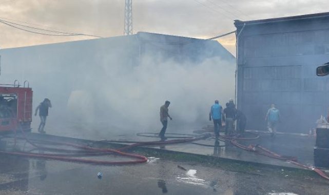 Samsun'da lastik kaplama dükkanında yangın