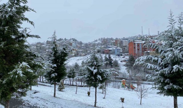 Samsun'un yüksek ilçeleri beyaza büründü