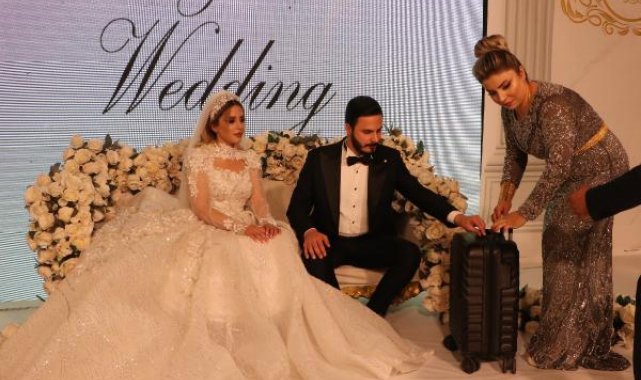 Şanlıurfa'da geline bir valiz dolusu altın takıldı
