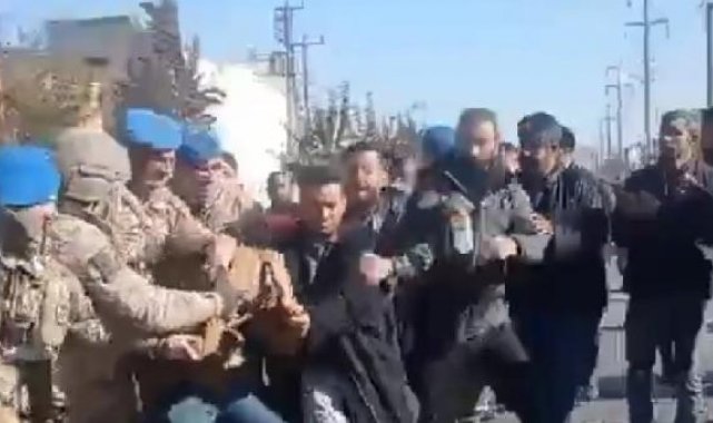 Şanlıurfa'da jandarma ve işçiler arasında gerginlik; 3 gözaltı