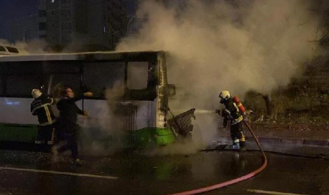 Seyir halindeyken alev alan özel halk otobüsü kullanılamaz hale geldi