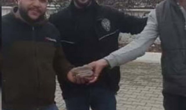 Siverek'te temizlik işçisi yerde bulduğu 30 bin TL'yi sahibine teslim etti