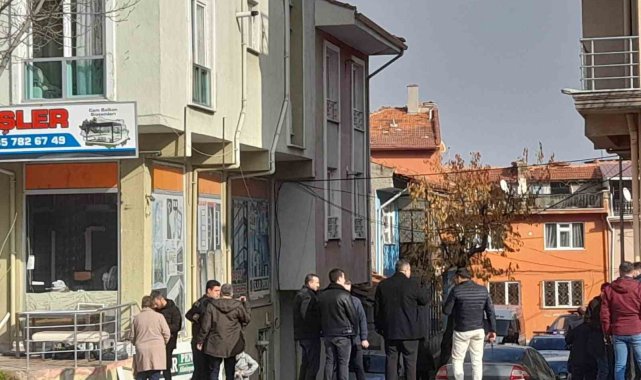 Şizofreni hastası emekli polis kadın, sağlık çalışanlarını rehin aldı