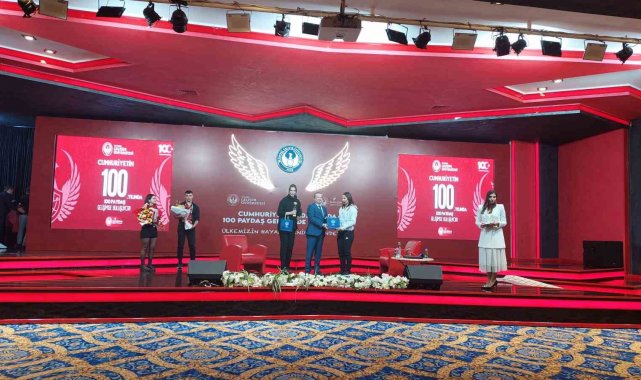 Spor camiasının ünlü isimleri, İGÜ'de buluştu