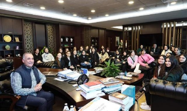 Sultangazi Belediye Başkanı Dursun: Gençlerimizin fikirleri, yapacağımız projelere şekil veriyor