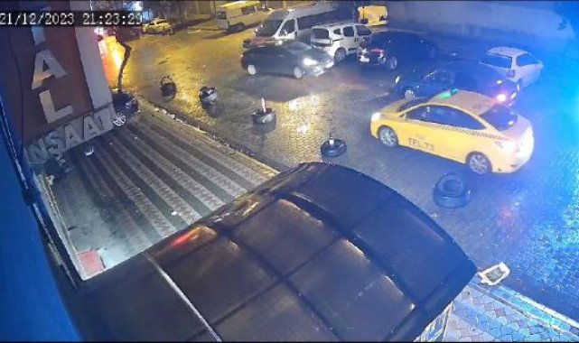 Sultangazi'de bir kişinin öldüğü silahlı saldırı anı kameraya yansıdı