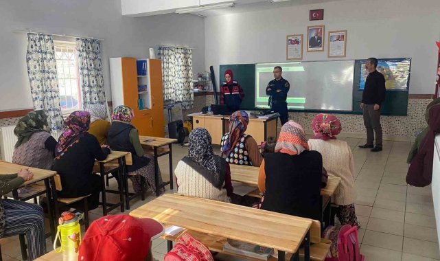 Sultanhisar'da velilere 'En iyi narkotik polisi anne' eğitimi verildi