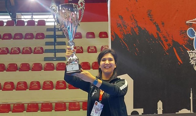 Taekwondo antrenörü Naz Göktaş'a milli görev
