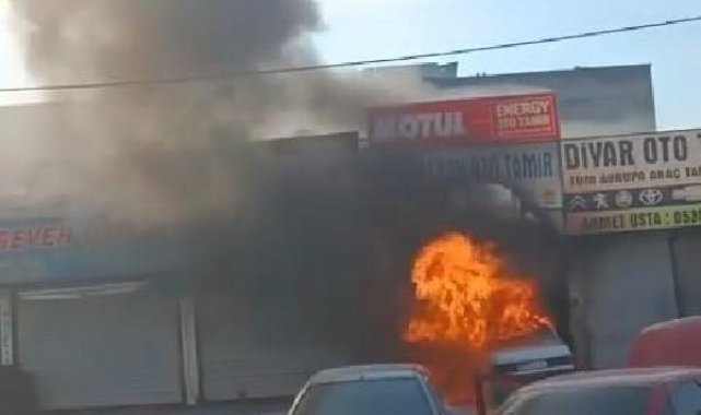 Tamir için bırakılan otomobil alev alev yandı