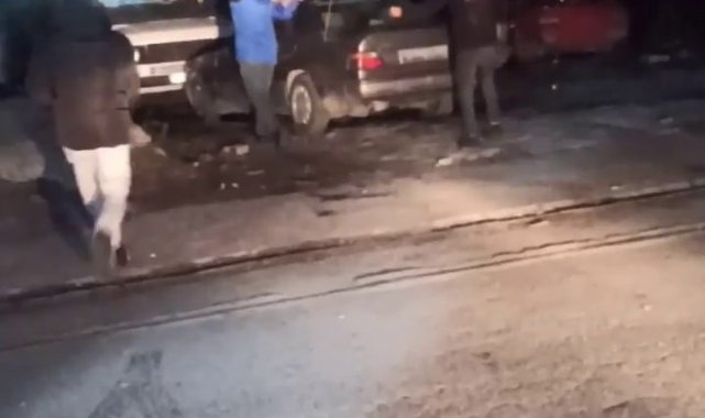 Tamiri yapılmayan aracını benzin döküp yakmaya çalıştı