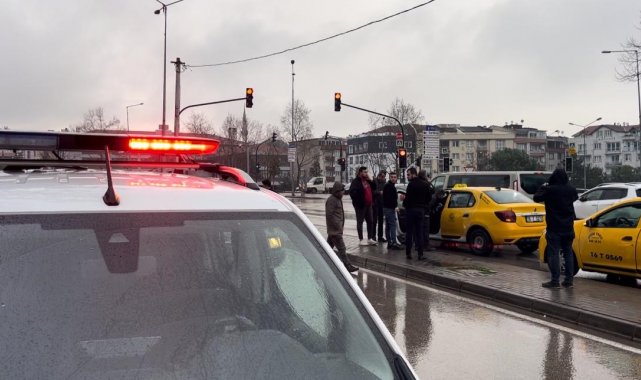 Tartıştığı taksi şoförünü boynundan bıçakladı