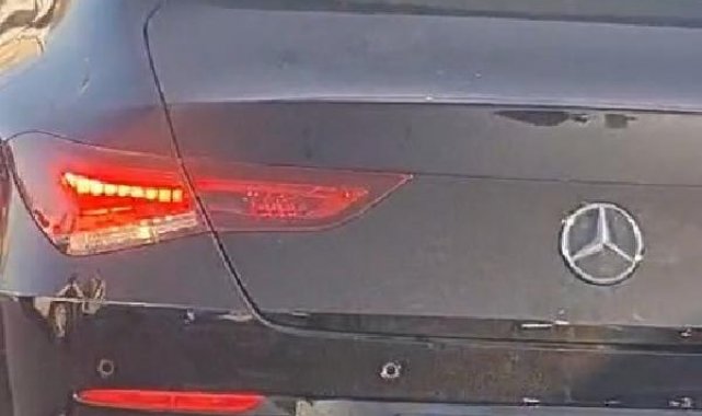 TEM'de ilerleyen otomobilde kadına dayak