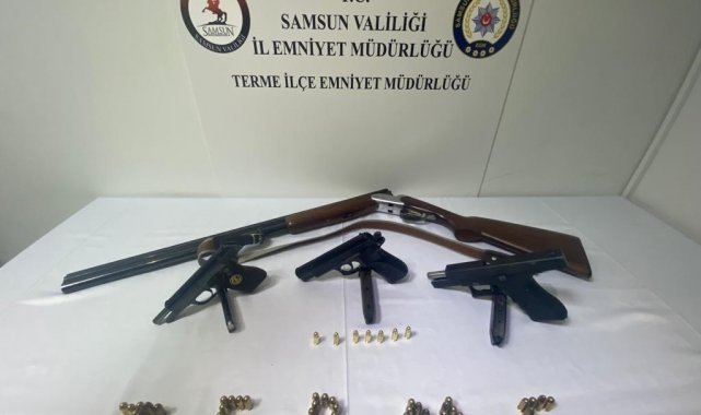 Terme'deki polis uygulamasında silah ele geçirildi