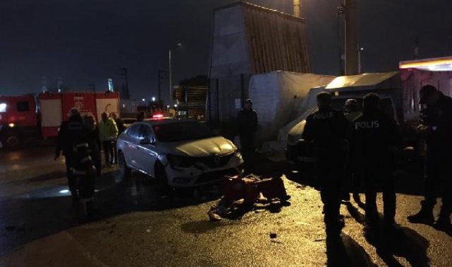 TIR, seyyar köftecideki müşterilerin arasına daldı: 5 yaralı