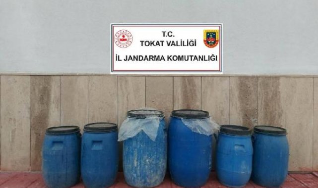 Tokat'ta yılbaşı öncesi 686 litre kaçak ve sahte içki ele geçirildi