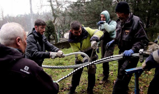Uludağ Teleferiği'ne kış bakımı...4,5 kilometrelik çelik halatı değiştirildi