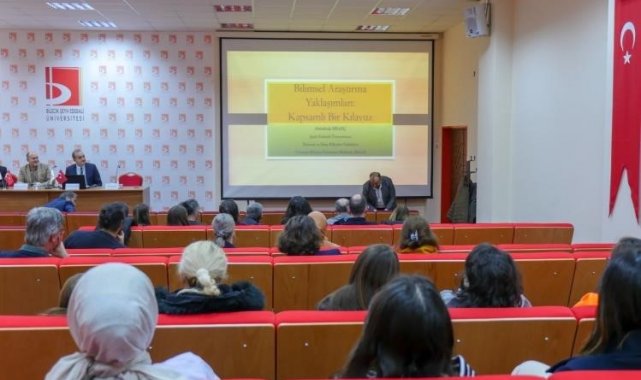 Üniversitede 'Bilimsel Araştırma Süreçleri ve Araştırma Etiği' paneli düzenlendi