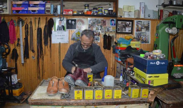 Unutulmaya yüz tutmuş mesleğini 40 yıldır yaşatıyor