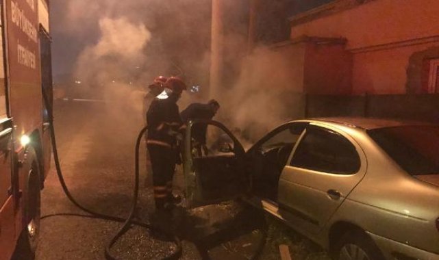 Üvey ağabeyinin aracını yakıp, kurşun yağdırdı