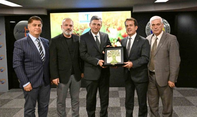 Vali Şahin: "Çocuklarımıza tarımın itibarlı iş olduğunu anlatmalıyız"