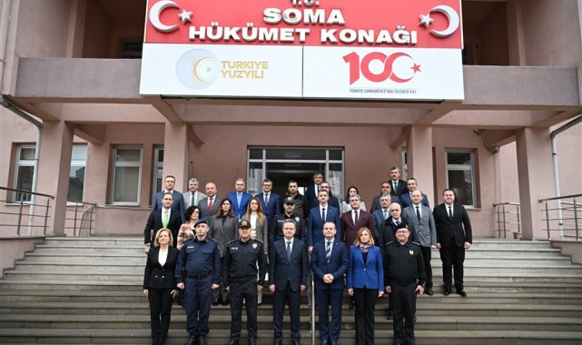 Vali Ünlü Soma'da temaslarda bulundu