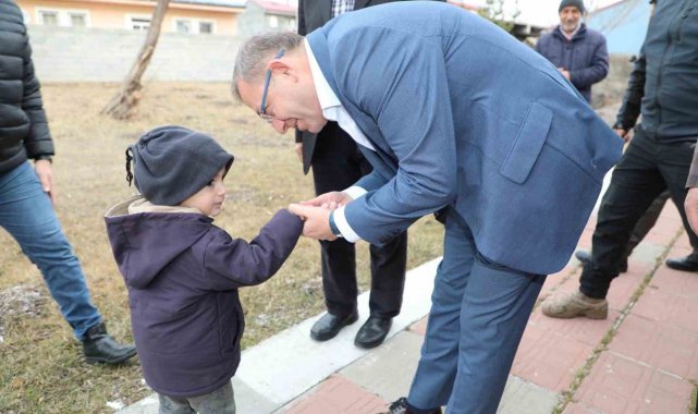 Vali Ziya Polat, mahalle ziyaretlerine devam ediyor