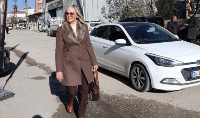 Van'ın ilk ve tek kadın muhtarı olarak seçildi, mahallenin 'Leyla ablası' oldu