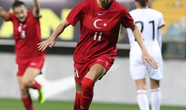Yağmur Uraz: Fenerbahçe'de değerli olduğunuzu gerçekten hissettiriyorlar