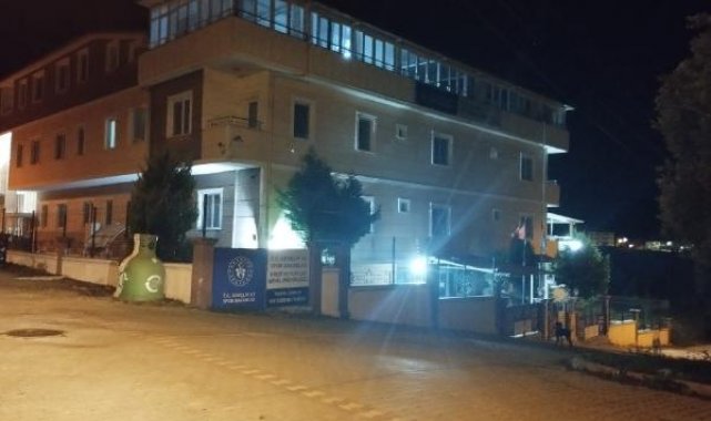 Yalova'da KYK yurdunda 15 öğrenci zehirlenme şüphesiyle hastaneye kaldırıldı