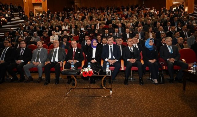 Yöneticilere "Kamusal Yaşamda Protokol ve Davranış Kuralları" anlatıldı