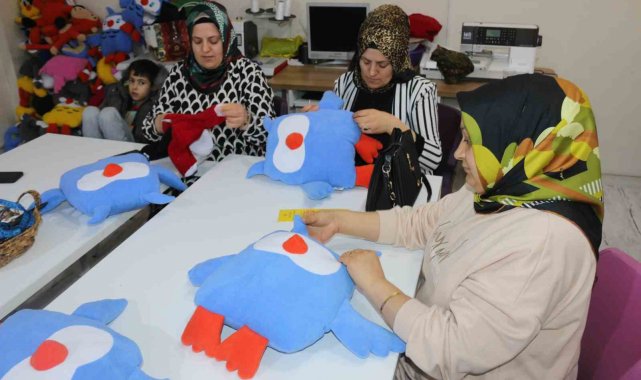 'Zivzik' narından esinlenen kadınlar, ürettikleri oyuncaklar ile ev ekonomisine katkı sağlıyor