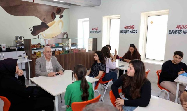 Akdeniz Belediyesinden üniversiteyi kazanan öğrencilere destek