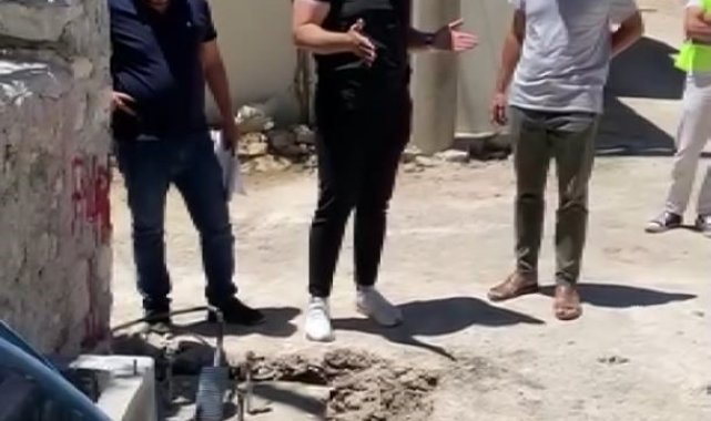 Antalya'da tarihi eserlerin çevresinde görsel kirlilik oluşturan panolar kaldırılıyor