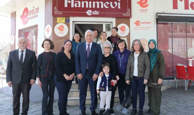 Başkan Atay Hanımevi'nde kadınlarla bir araya geldi