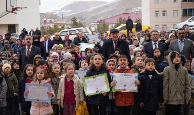 Bayburt'ta 14 bin 935 öğrenci karne sevinci yaşadı