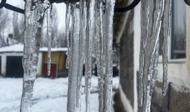 Beyaza bürünen Ağrı buz tuttu