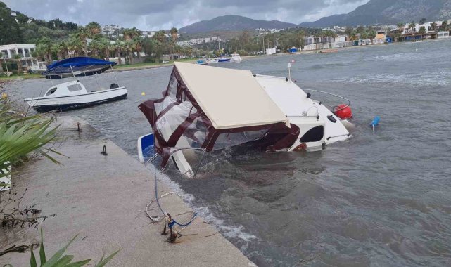 Bodrum'u fırtına vurdu