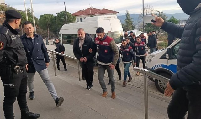 Bursa'daki kuyumcu fonu sanıkları adliyeye sevk edildi: 6 şüpheliden 3'ü tutuklandı