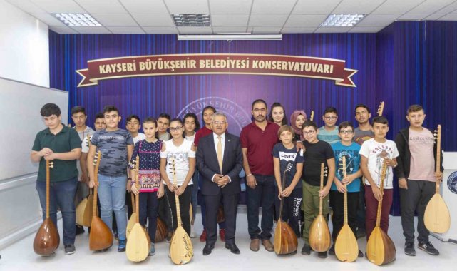 Büyükşehir Sanat Akademilerinden 50 bin kursiyere sanat hizmeti