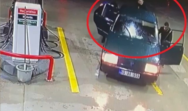 Çaldıkları otomobilin yakıtı bitince benzin istasyonunda kıskıvrak yakalandılar