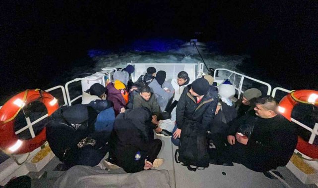 Datça'da 17 düzensiz göçmen kurtarıldı