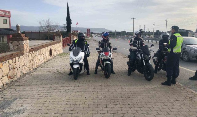 Didim'de motosiklet sürücüleri bilgilendirildi