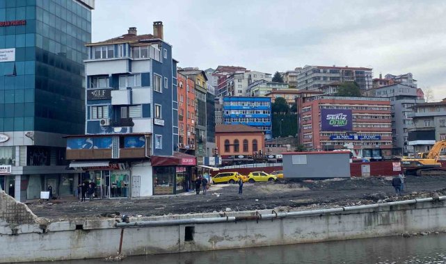 Gazipaşa Caddesi'nde çevre düzenlemesi sürüyor