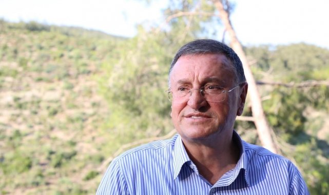 Hatay'da yeniden aday gösterilen Başkan Savaş: "Söz veriyorum, tüm acılara rağmen kadim şehrimizde yine aynı sofralarda tüm renklerimizle buluşacağız"