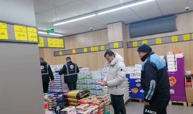 Kars'ta zincir marketlerde fiyat denetimi yapıldı