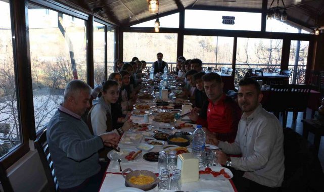 Kaymakam Erdem, Şampiyonlar ile kahvaltıda buluştu